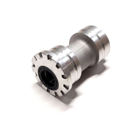 Rear eccentric wheel bearing seat assembly